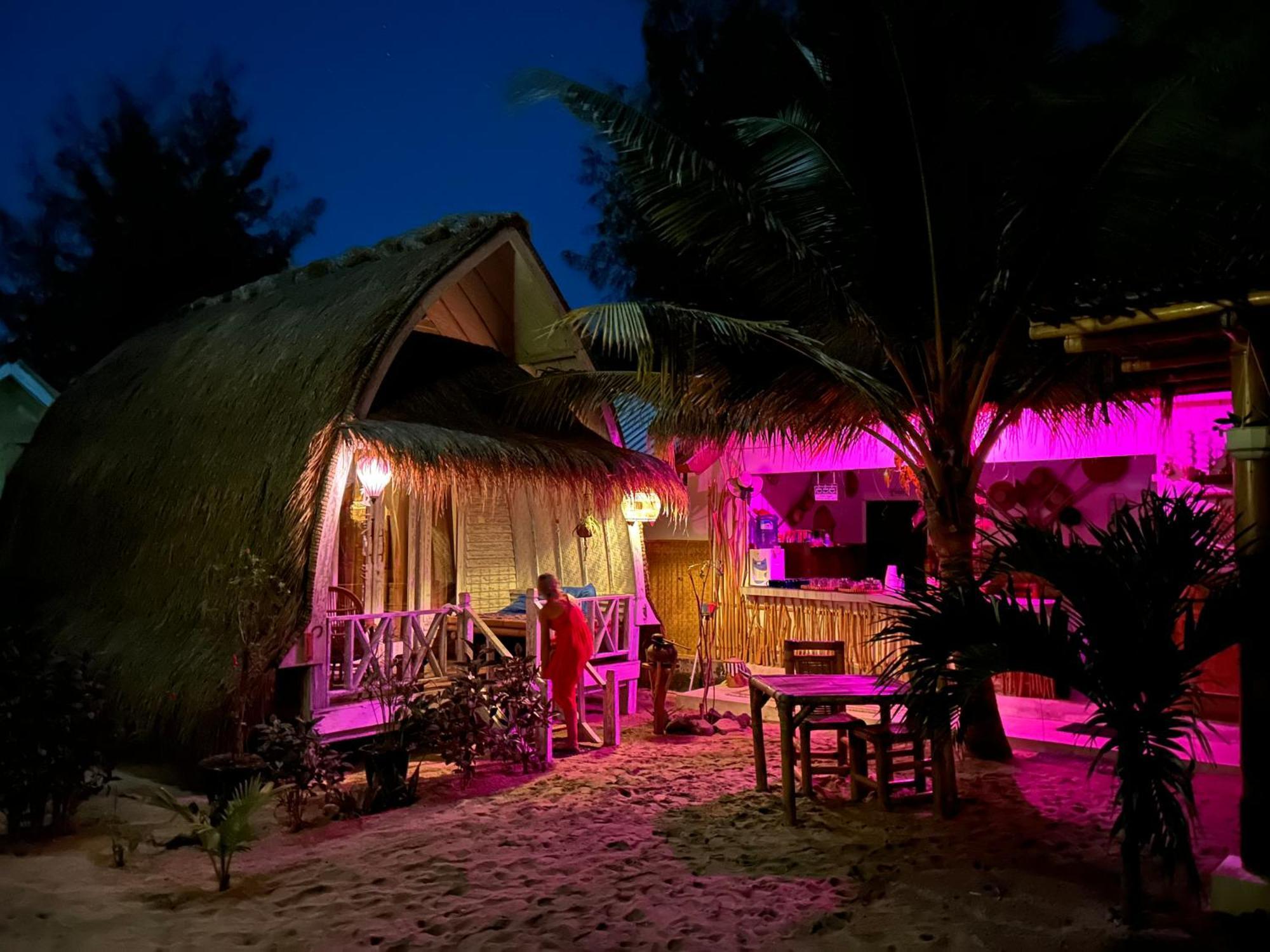 La Boheme Hotel Gili Air Exterior photo